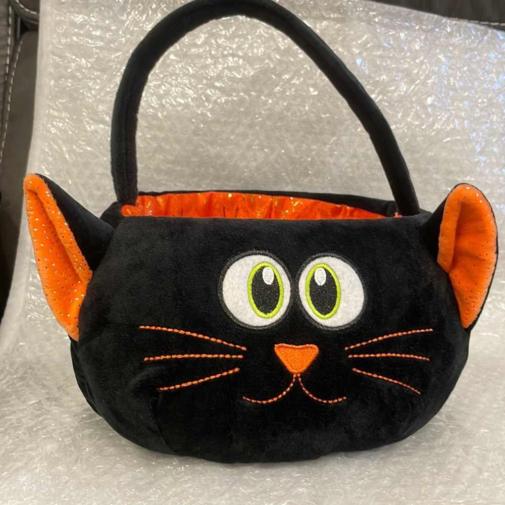 Halloween spooky basket